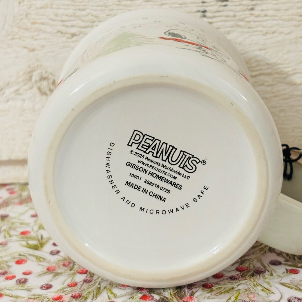 Peanuts SNOOPY Woodstock “HAPPY HOLIDAYS!” 21oz Stoneware Winter Coffee Mug NEW - Picture 12 of 12